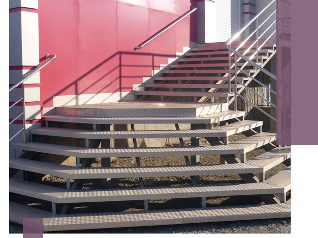 Лестницы для магазина в Клине — изготовление и монтаж