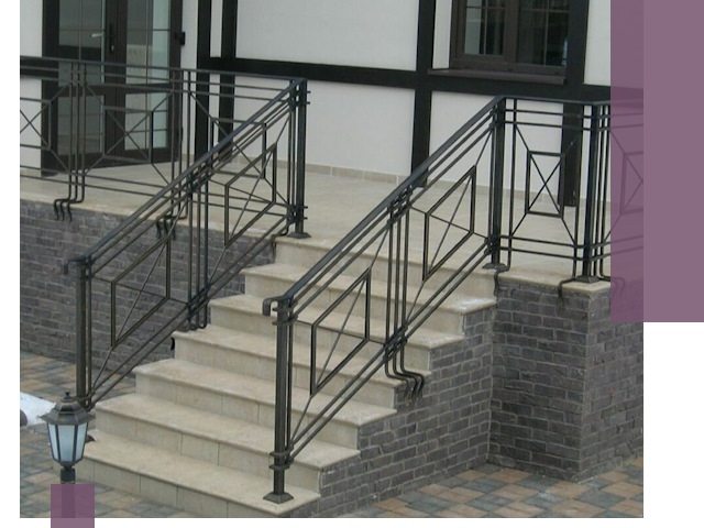 Перила для крыльца в Клине — монтаж, изготовление и установка